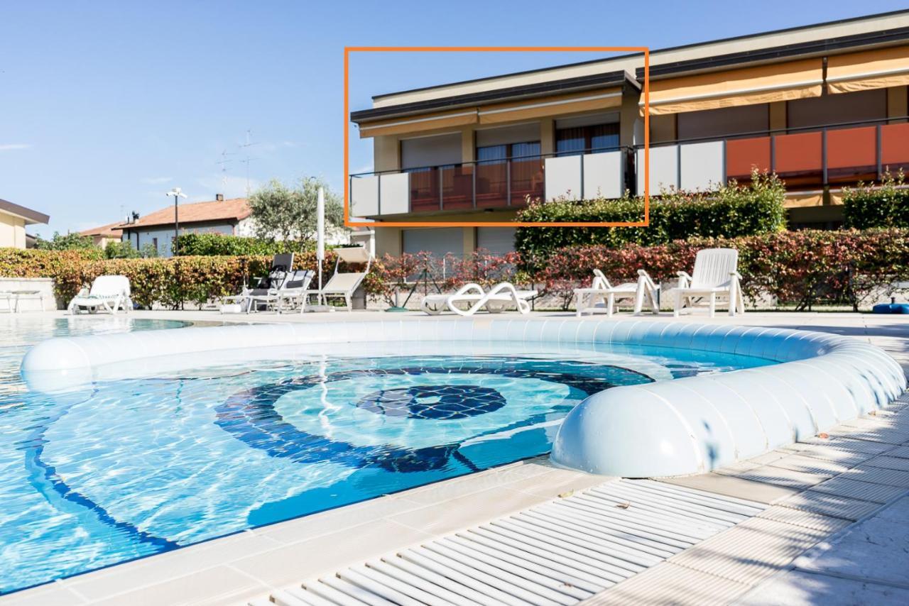 סירמיונה Hygge Family Apartment - One Step Away From The Lake!!! מראה חיצוני תמונה