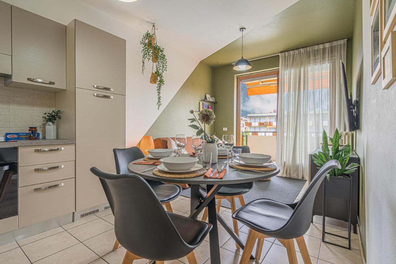 סירמיונה Hygge Family Apartment - One Step Away From The Lake!!! מראה חיצוני תמונה