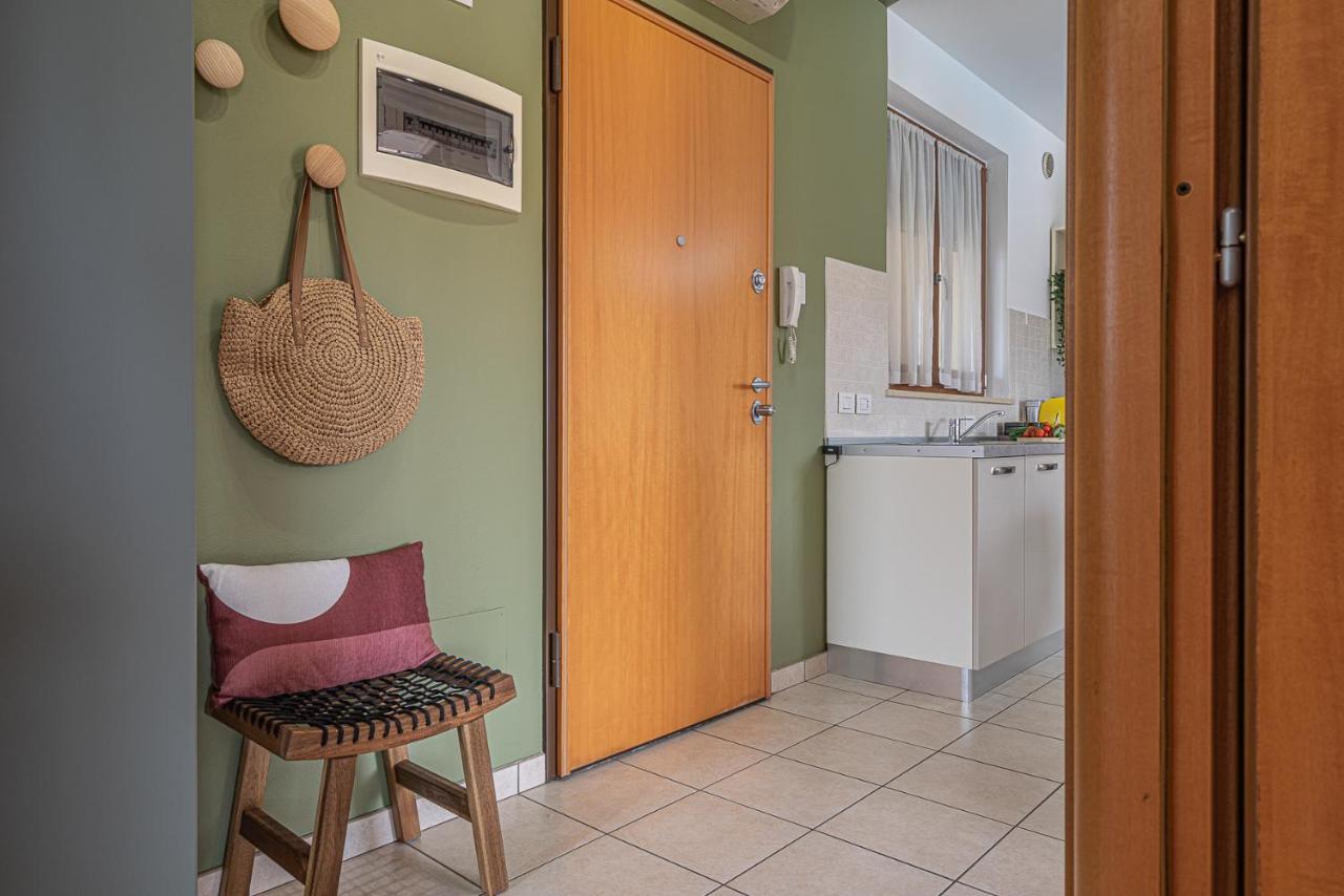 סירמיונה Hygge Family Apartment - One Step Away From The Lake!!! מראה חיצוני תמונה