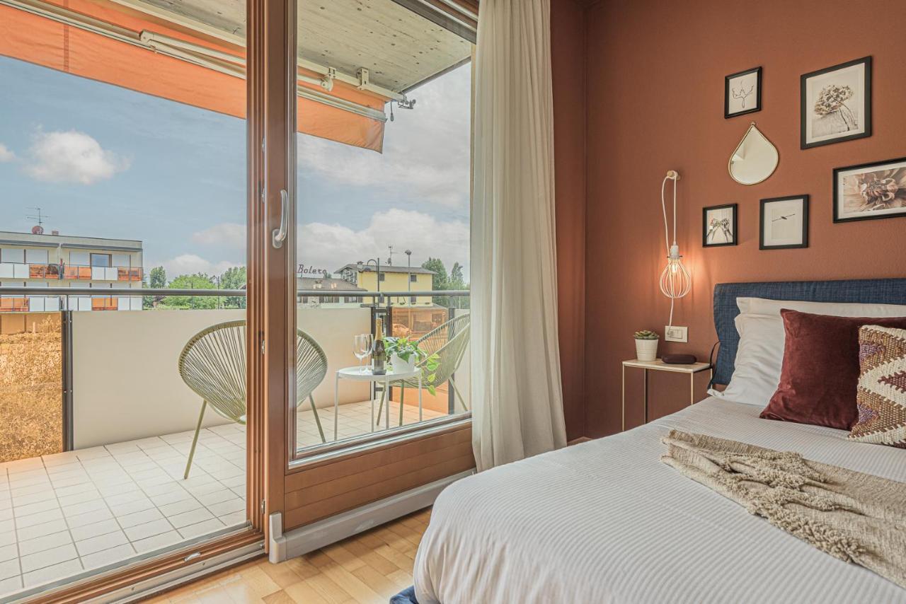 סירמיונה Hygge Family Apartment - One Step Away From The Lake!!! מראה חיצוני תמונה