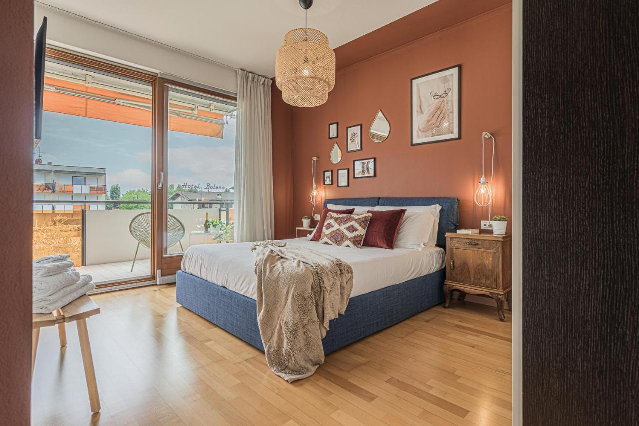סירמיונה Hygge Family Apartment - One Step Away From The Lake!!! מראה חיצוני תמונה
