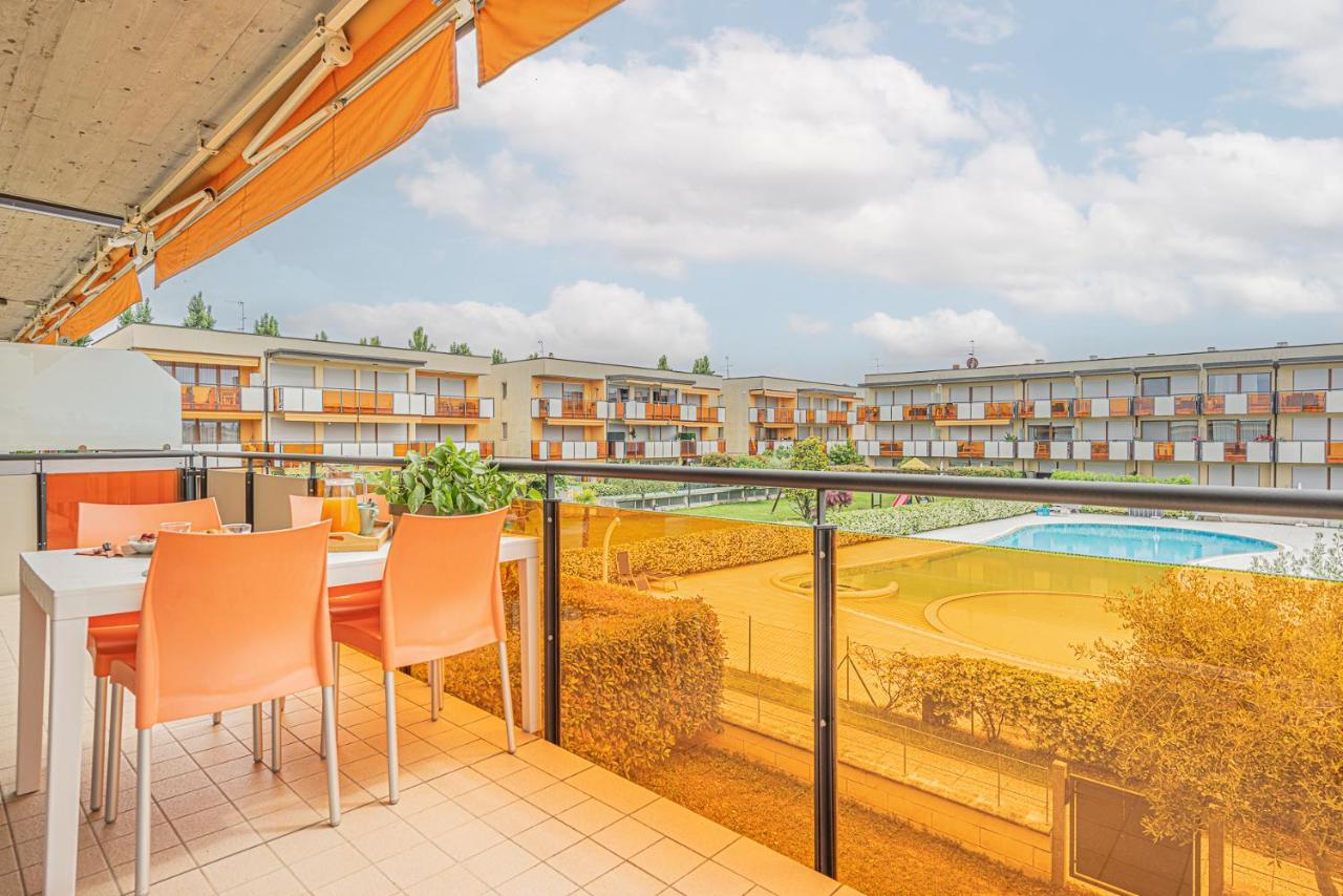 סירמיונה Hygge Family Apartment - One Step Away From The Lake!!! מראה חיצוני תמונה