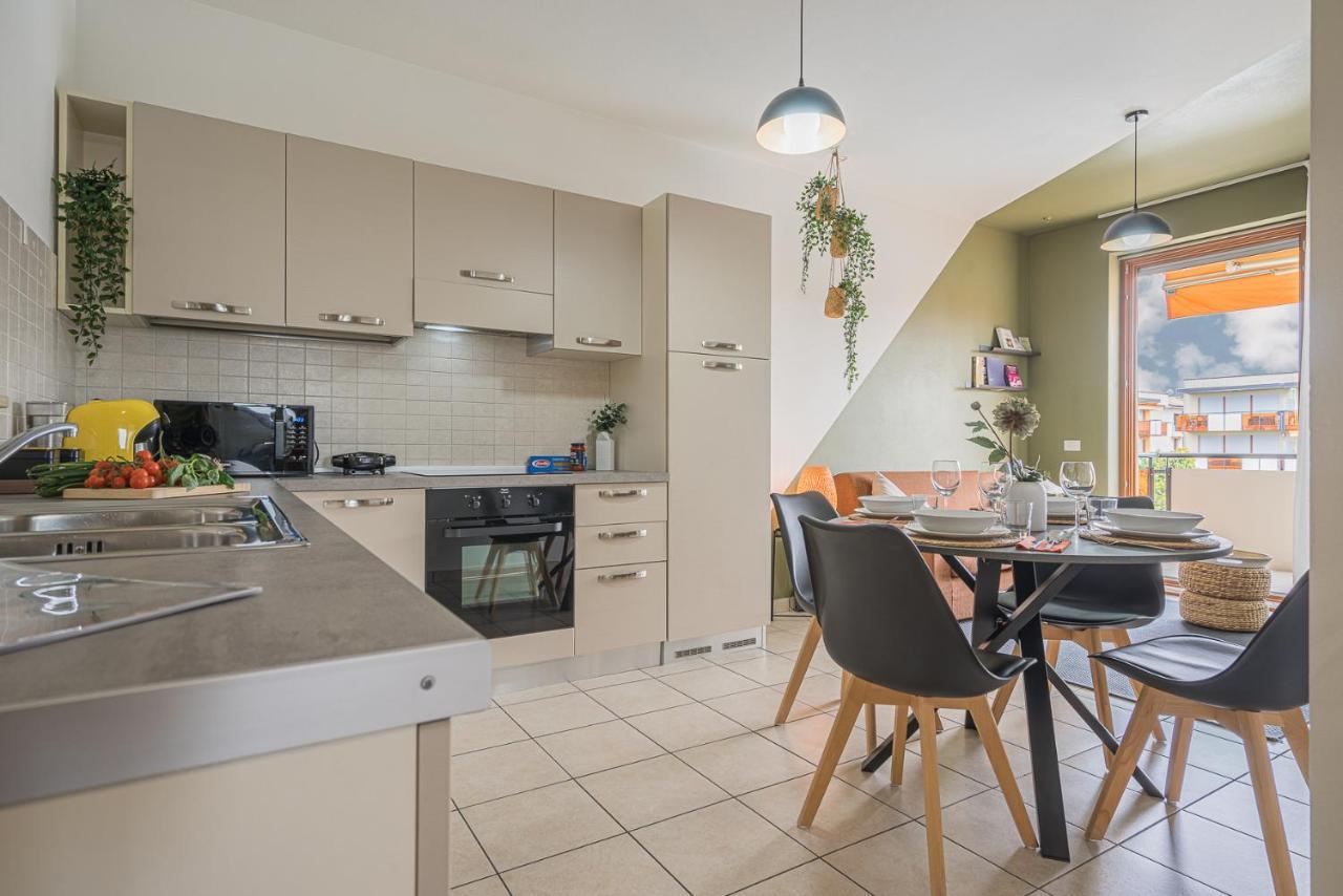 סירמיונה Hygge Family Apartment - One Step Away From The Lake!!! מראה חיצוני תמונה