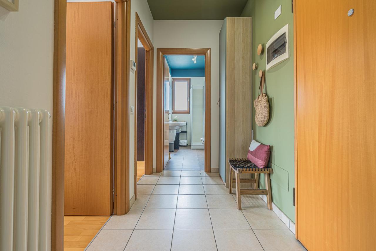 סירמיונה Hygge Family Apartment - One Step Away From The Lake!!! מראה חיצוני תמונה