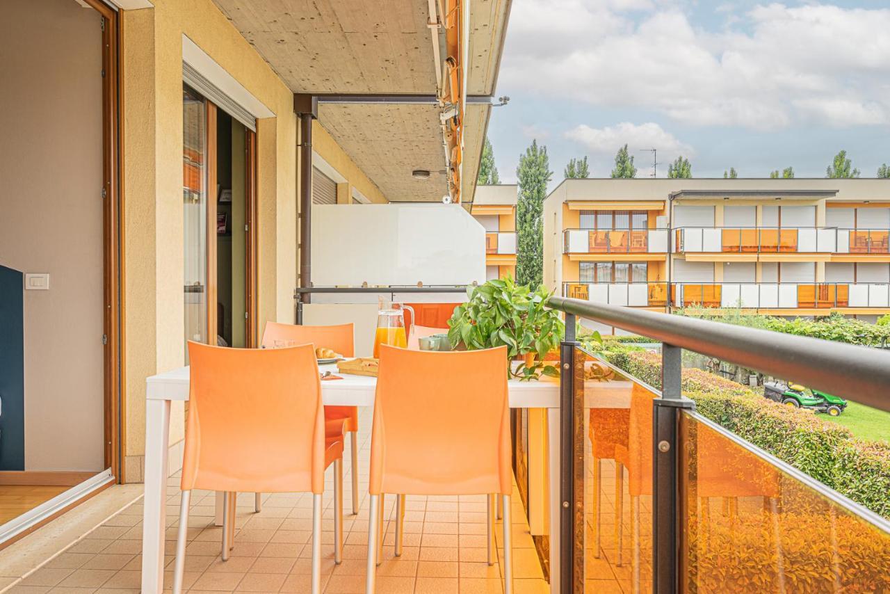 סירמיונה Hygge Family Apartment - One Step Away From The Lake!!! מראה חיצוני תמונה