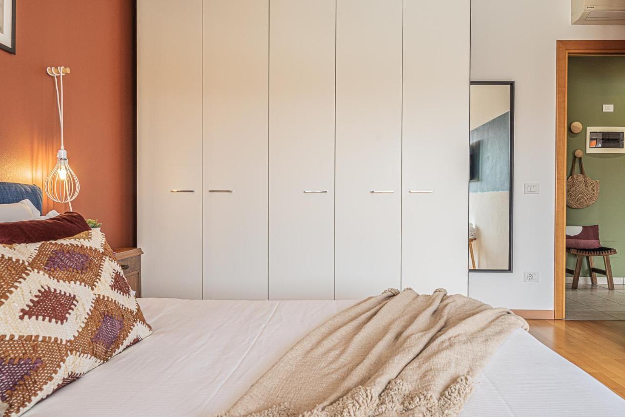 סירמיונה Hygge Family Apartment - One Step Away From The Lake!!! מראה חיצוני תמונה