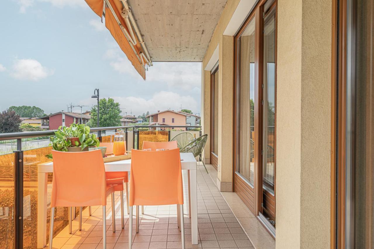 סירמיונה Hygge Family Apartment - One Step Away From The Lake!!! מראה חיצוני תמונה