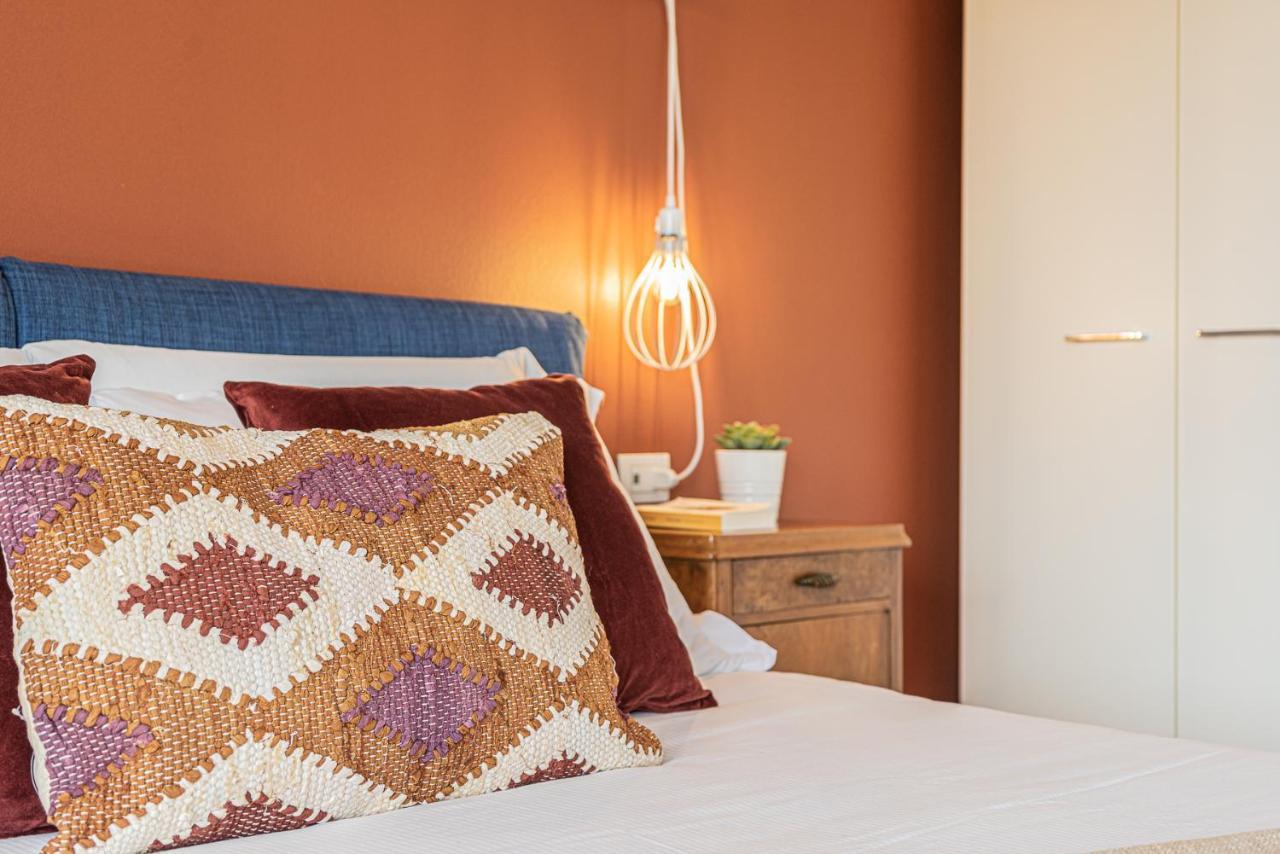 סירמיונה Hygge Family Apartment - One Step Away From The Lake!!! מראה חיצוני תמונה