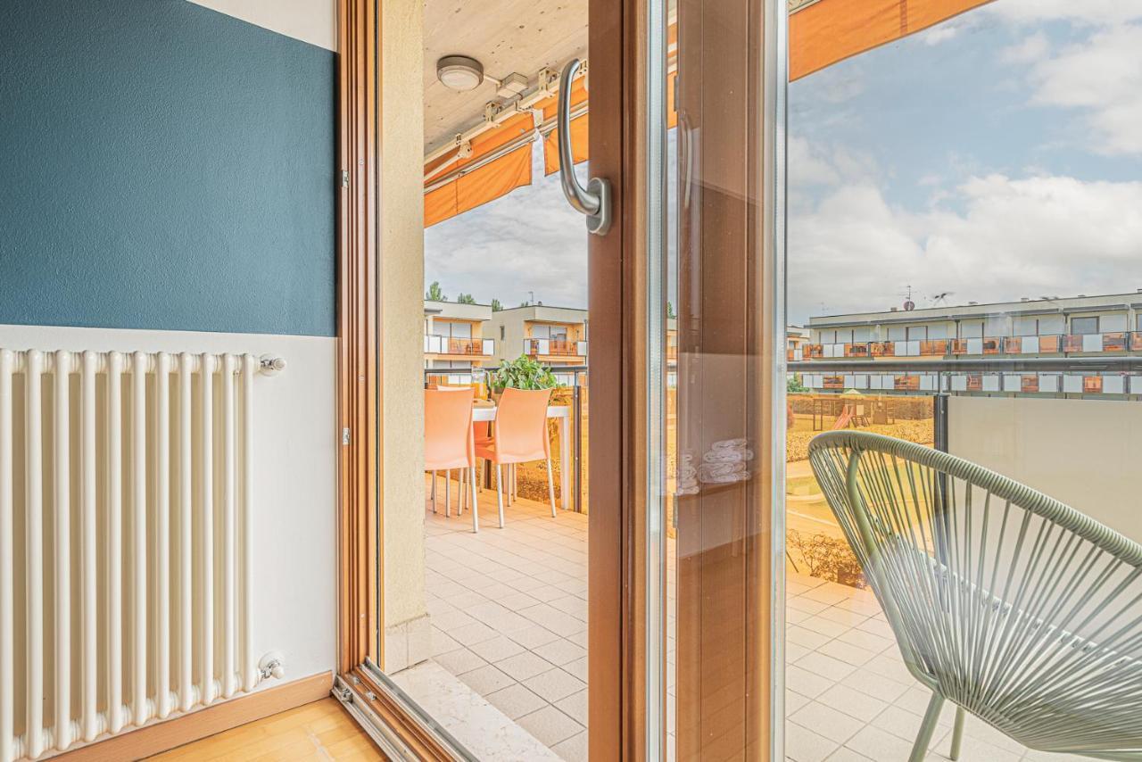 סירמיונה Hygge Family Apartment - One Step Away From The Lake!!! מראה חיצוני תמונה